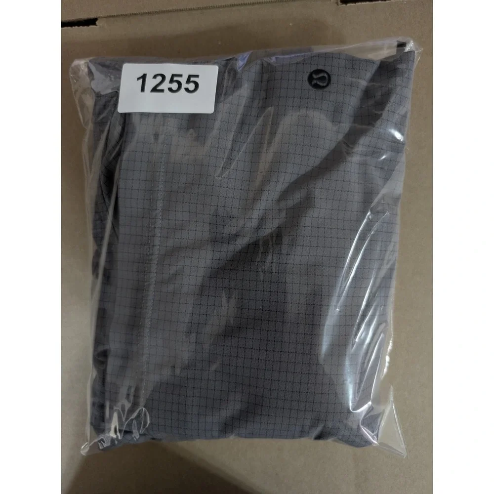 Lululemon‎ Shorts Mens 38 Gray Check 10.5